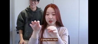 미용실 원장도 처음본다는 태생이 빨간 머리인 여성.jpg - 연예이슈 수다방 - 네모판 미용실 원장도 처음본다는 태생이 빨간 머리인 여성.jpg