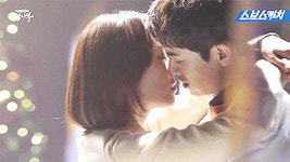 이번주 대박난 키스신 두편 - 연예이슈 수다방 - 네모판 이번주 대박난 키스신 두편