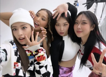 지구오락실(이은지 미미 이영지 안유진) × 하퍼스바자 화보 - 연예이슈 수다방 - 네모판 지구오락실(이은지 미미 이영지 안유진) × 하퍼스바자 화보