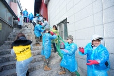성북구, 돈암1동 새마을지도협의회 ‘사랑 담은 연탄 나눔’ | 뉴스로