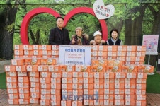 안성시 공도읍 우림루미아트아파트 부녀회, 컵라면 150박스 기탁 | 뉴스로