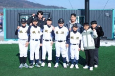 신백아동복지관 리틀야구단, 한화이글스 선수와 특별한 하루 | 뉴스로