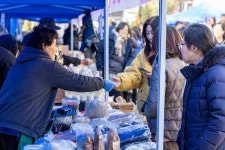 영등포구, 전통시장과 소상공인 돕는 ‘상생장터’ 확대 | 뉴스로
