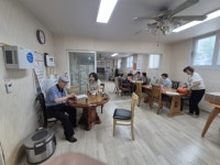 구리시 인창동, 폭염 대비 경로당 선풍기 전달 및 무더위쉼터 점검 | 뉴스로