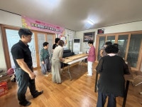 운수면 대평1리 마을회관, 어르신들의 건강한 여가활동으로 ‘슐런(Sjoelen) 게임’ 인기 | 뉴스로