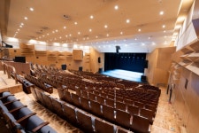 포천반월아트홀, 개관 20년 만에 전면 새 단장… ‘명품 공연장’으로 재탄생 | 뉴스로