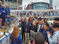 통영시, ‘25-26 클리퍼 세계일주 요트대회’ 경남통영호 명명식 참석 | 뉴스로