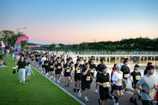 순천시, 동천의 재발견 ‘2025 동천 야광 축제’ 성료 | 뉴스로