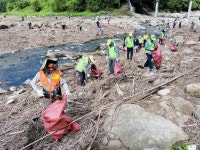 청암면“주민 손길로 물든 가을, 하동호가 맑아졌어요” | 뉴스로