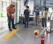 “실전처럼”…정읍시 시기동, 119안전센터와 합동 소방훈련 | 뉴스로