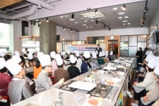 부산 동래구, ‘푸드아트 테라피’로 사회적 고립 가구 마음 회복 지원 | 뉴스로