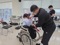 동두천 반다비체육센터, 장애인 맞춤 수중 프로그램으로 체력 향상 효과 확인 | 뉴스로