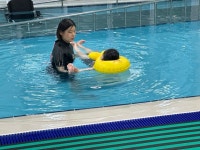 동두천 반다비체육센터, 장애인 맞춤 수중 프로그램으로 체력 향상 효과 확인 | 뉴스로