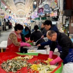 진천중앙시장, 사랑의 김장 담그기 행사 가져 | 뉴스로