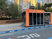 김천시 율곡동, 교통약자 위한 버스 승강장 미끄럼 방지 안내판 설치 | 뉴스로