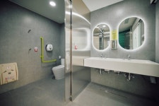 화장실이 이렇게 예뻐도 되나…강남구, 공중화장실의 대변신 | 뉴스로