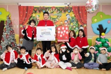 인천공항어린이집, 아이와 어른이 함께 만든 ‘사랑의 후원금’ 전달 | 뉴스로