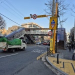 “날씨 걱정 없는 등굣길” 동대문구, 배봉초 앞 보도육교 캐노피 설치 완료 | 뉴스로