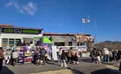 공주시, 노인일자리 연계 ‘이동형 편의점’ 전국 최초 운영 | 뉴스로