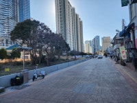 해운대 핫플 해리단길, 담장 철거 및 쓰레기 정비로 쾌적하게 변모 | 뉴스로