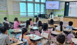 연수구, 초등학교 1학년 3천600여 명에 ‘휴대용 안심벨’ 배부 | 뉴스로
