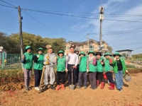 선원면 새마을부녀회, 연리 쓰레기 취약지 꽃길로 탈바꿈 | 뉴스로