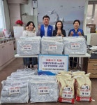 사하구 괴정1동 바르게살기운동위원회, 취약계층 여름나기 후원품 전달 | 뉴스로