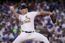 ヘルズリー、最速165キロ２球計測にスタンドどよめく　17球中８球が100マイル超え - ＭＬＢ写真ニュース : 日刊スポーツ