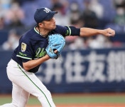 【ヤクルト】石川雅規「自分のペースというか粘りのピッチングができた」交流戦27勝単独トップ - プロ野球写真ニュース : 日刊スポーツ