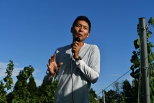 【秋田ツアー】日本酒で有名な秋田県でワイン？由利本荘市「トヨシマ・ファーム」ワイナリー開業 - 政治写真ニュース : 日刊スポーツ