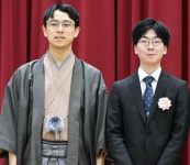 和服姿の一力遼５冠「人間同士ならではの対局を」打ち初め式であいさつ - 社会写真ニュース : 日刊スポーツ