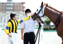 今村聖奈騎手JRA35勝目「恩返しできた」エルザストラウムと６戦目コンビで初勝利／小倉3R - 競馬写真ニュース : 日刊スポーツ