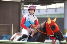 ミシェル騎手は短期免許初日は未勝利も６Ｒで８番人気２着　９日は８レースに騎乗予定 - 地方 | 競馬写真ニュース : 日刊スポーツ