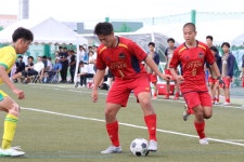 札幌大谷が４戦無失点で７年ぶり優勝　菊谷輝主将「チーム全員の力で勝ち取った勝利」北海道総体 - サッカー写真ニュース : 日刊スポーツ