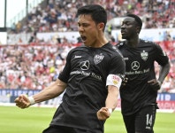 ブンデスリーガ残留争いの行方は？遠藤航のゴールなどでシュツットガルトが残留圏の15位に浮上 - ブンデスリーガ写真ニュース : 日刊スポーツ