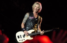 Duff McKagan isnt “worried” about AI: “It’s not gonna... creativity” Duff McKagan reveals he’s “not worried”... 