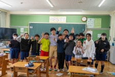 「有吉の壁」愛知県豊橋市が全面協力！商店街や学校でネタ披露＆議長・有吉が大失言!? “市議会大喜利”開幕｜有吉の壁｜日本テレビ... 