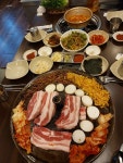 황금돼지솥뚜껑삼겹살