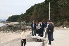 8대-2012 의원 도서방문(덕적면) 내용 | council>의정활동>포토의정