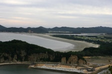 옹진포토-백령면 용기원산에서 바라본 사곶해변전경 내용 | media