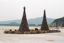 옹진포토-2000년 백령도 쌍둥이 돌탑통일기원탑 내용 | media