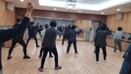 평창군입니다. 포토갤러리 - (방림면) 몸으로 말해요-건강댄스 상세화면 | 평창군 평생학습관 > 열린마당 > 포토갤러리 평창군입니다. 평창행정