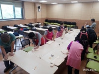 평창군입니다. 포토갤러리 - (늘 행복한 교실) 대관령도서관 상세화면 | 평창군 평생학습관 > 열린마당 > 포토갤러리 평창군입니다. 평창행정
