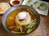 서울에서 몇 안되는 제대로 밀면 하는 가게 - 팝코넷 | 자유게시판 서울에서 몇 안되는 제대로 밀면 하는 가게