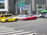 강남에서는 흔히 보이는 스포츠카 - 팝코넷 | 자유게시판 강남에서는 흔히 보이는 스포츠카