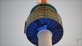 [X-PRO1 | 삼양50.2] 남산타워 근처에서 남산타워를 담기에는 많이 가깝더군요 ^^;; - 삼양 Talk [X-PRO1 | 삼양50.2] 남산타워 근처에서... 