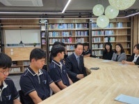 민주평화통일자문회의 | 지역회의·협의회 > 국내 지역회의·협의회 > 활동현황 | 구리고등학교 국제교류동아리 평화통일·국제교류 격려 방문... 