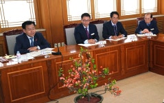 경상북도농업기술원 구내식당 사회적협동조합 동행 | 경북지역 농촌진흥기관 · 영농 현장방문 < 인물/동정< 새소식 < 정책홍보 < 농촌진흥청 [인물/동정]경북지역 농촌진흥기관 · 영농 현장방문