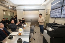 스마트 축산 환경개선 현장 점검 < 청장활동앨범 < 청·차장공간 < 청ㆍ차장소개 < 농진청소개 < 농촌진흥청