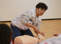 대한적십자사 > 소통 > 홍보관 > 사진 상세 대한적십자사 서울특별시지사